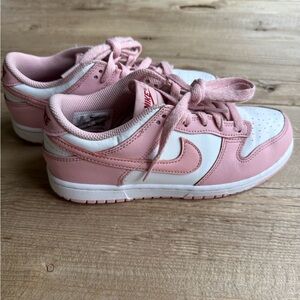 Nike Dunk Low size 3Y
